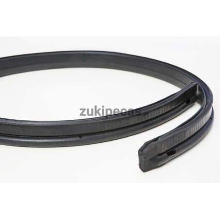 Borracha de cima da porta de trás